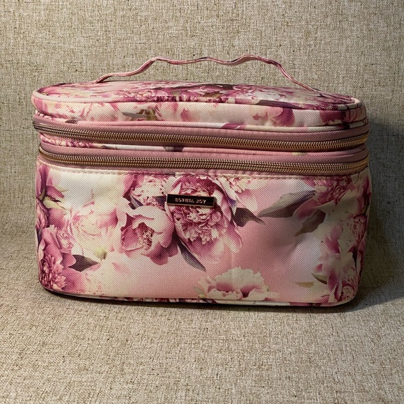 🌸 SOPHIA JOY BY Conair is a beauty brand that aims to provide fun a🌸#Sophia - Picture 15 of 15